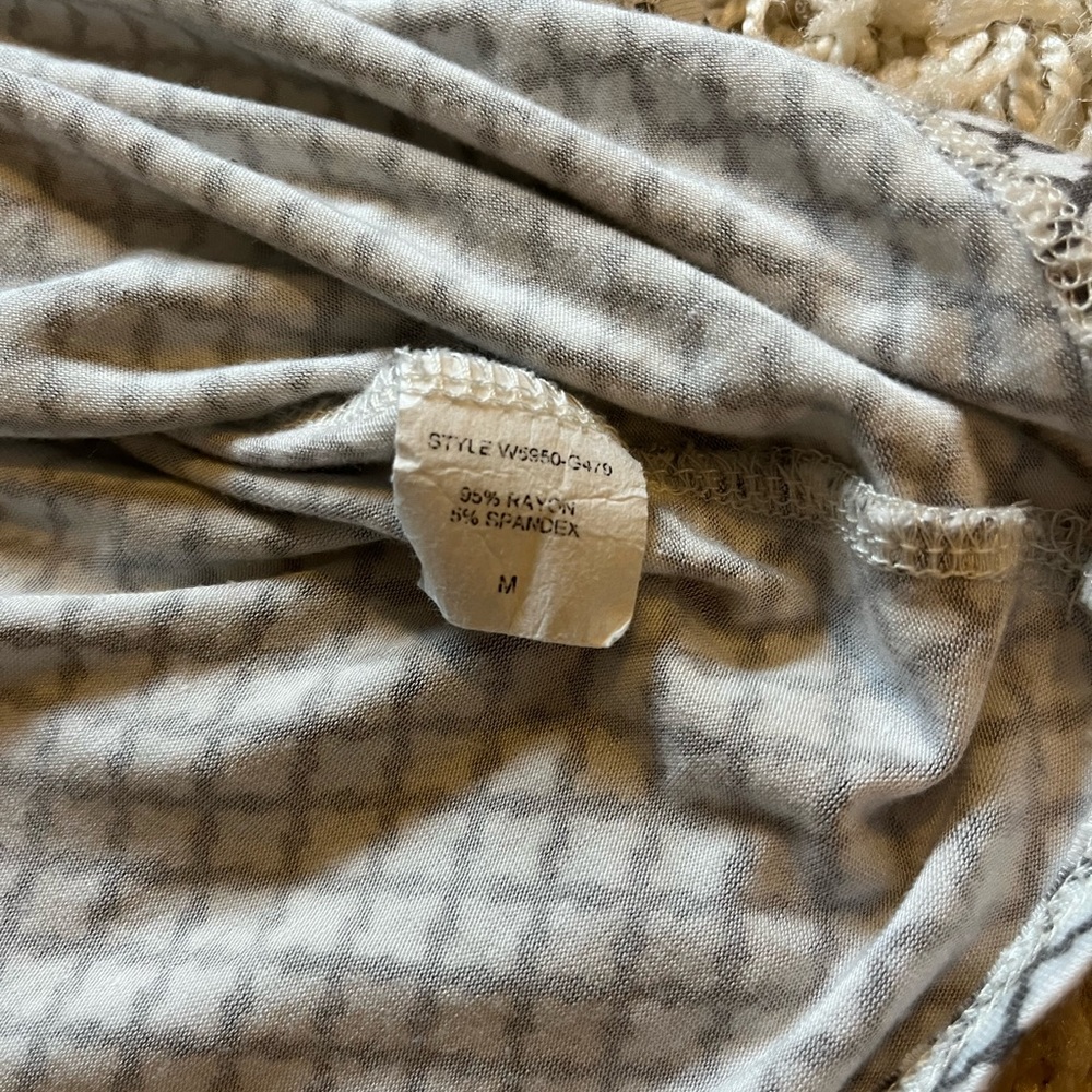 A NEW DAY/LOVEAPPELLA tops - Picture 5 of 9